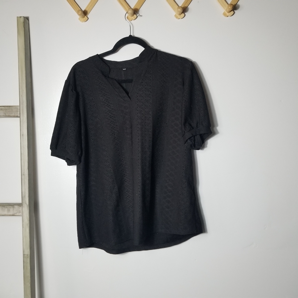 WOMEN'S BLACK PUFFED SLEEVE BLOUSE SIZE XL